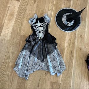 Spider witch dress and hat